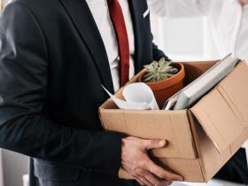 Звільнення за власним бажанням під час воєнного стану через бойові дії 