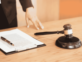 Навіщо потерпілим у кримінальному провадженні адвокат і хто може отримати його послуги безкоштовно