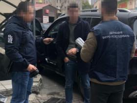 ДБР викрило шахрайську схему, яку очолював адвокат, щодо заволодіння елітними квартирами у Києві: 