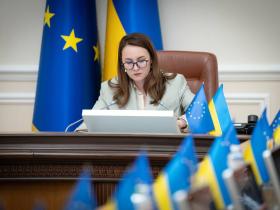 Уряд скасував обмеження на виїзд за кордон для окремої категорії жінок-посадовиць під час воєнного стану