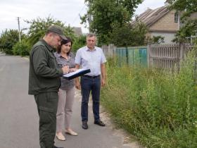 Українців можуть оштрафувати за бур'яни біля дому: що потрібно знати