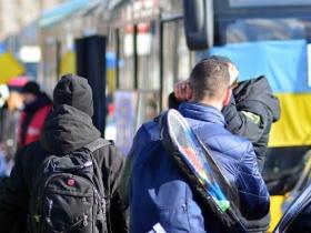 ЄК пропонує виключити чоловіків призовного віку з програми допомоги біженцям у Україні, а тимчасовий захист продовжити до 2028 року