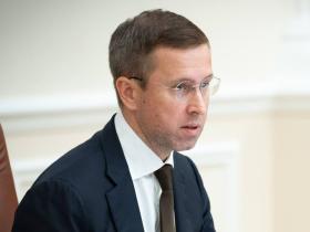 Премʼєр-міністр України Сергій Корецький анонсував зміни у функціонуванні держави в умовах постійних повітряних тривог