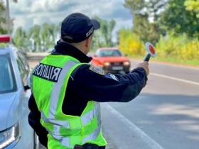 Чи можна не зупинятись на вимогу поліції під час повітряної тривоги: що каже закон?