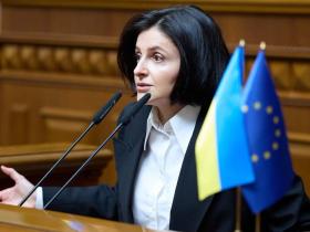 З сьогоднішнього дня в Україні фінансуються лише соціальні видатки, зарплати бюджетникам та утримання військових, - нардеп Василевська-Смаглюк