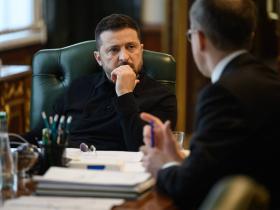 Змінюються правила функціонування у різних сферах діяльності під час повітряних загроз: результати доповіді Прем'єра Президенту України