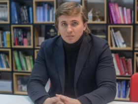 Українського журналіста - розслідувача Михайла Ткача затримали у Відні під час виконання редакційного завдання