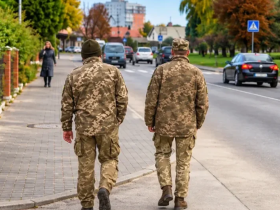 За яких обставин ТЦК можуть вилучити телефон, чи можна їх знімати та як діяти при обмеженні доступу до особистих речей
