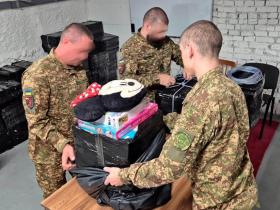 Допомога для жителів Олешок: напередодні гвардійці за допомогою дронів доставили до міста дитяче харчування й іграшки