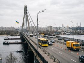 Будівництво водних переправ через Дніпро та облаштування укриттів: про результати засідання Ради оборони Києва розповів Кличко