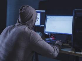 Продаж товару в Інтернеті: як не стати жертвою шахраїв розповіли правоохоронці