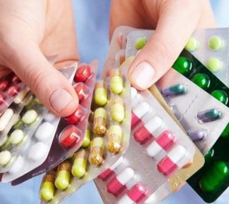 Кабмін дозволив продаж безрецептурних ліків поза аптеками, зокрема, на АЗС: які переваги та недоліки рішення