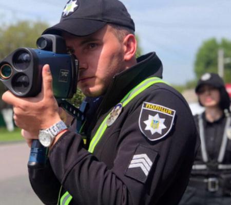 До уваги водіїв! На українських дорогах з'явиться більше поліції з TruCAM (список місць розташування)
