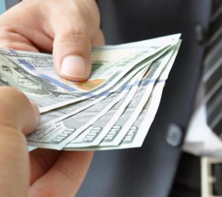 Як правильно дати гроші в борг, що б потім їх повернути: юридичні нюанси та корисні поради