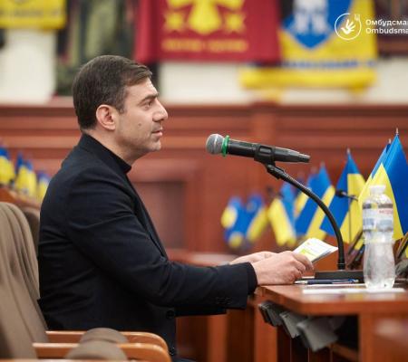 ТЦК та СП не мають права силоміць затримувати, утримувати громадян чи вилучати у них особисті речі, - Омбудсман