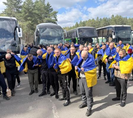 Продовження Великоднього обміну: Україна повернула з російської неволі 193 Захисників