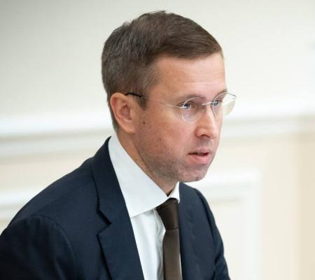 Премʼєр-міністр України Сергій Корецький анонсував зміни у функціонуванні держави в умовах постійних повітряних тривог