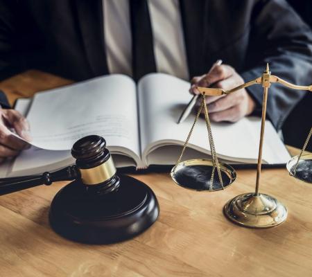 Реалізація прокурором права на оскарження судових рішень з підстав порушення права обвинуваченого (засудженого) на захист