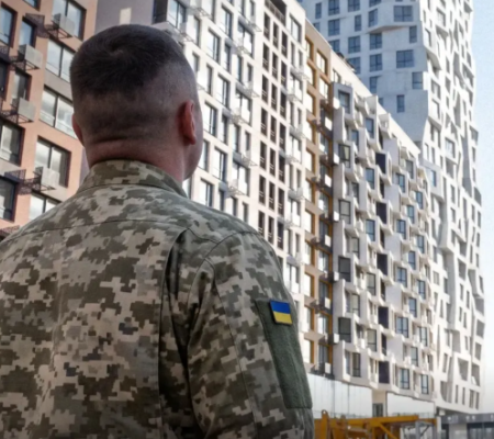 Квартирний облік для військовослужбовців: як новий урядовий законопроєкт вирішує проблему житла?