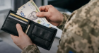 Кредитні пільги для військових: як закон захищає від штрафів та відсотків (практичний посібник)