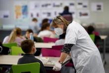 Суд скасував наказ про відсторонення невакцинованої вчительки від роботи