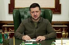 Воєнний стан в Україні офіційно продовжено: Зеленський підписав низку законів воєнного часу