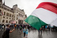 Угорщина: правила в'їзду, отримання статусу біженця та тимчасового захисту для українців 