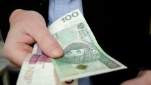 Українцям у Польщі додатково виплатять по 300 злотих підтримки на дітей