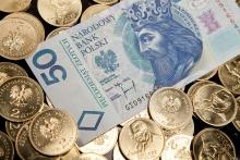 Фінансова допомога у 710 злотих для українців у Польщі та подарунки для дітей: як і хто може отримати?