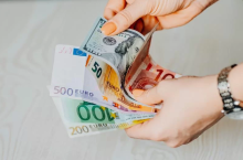 Як українцям платити податки за кордоном?