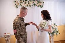 Шлюб з військовослужбовцем під час війни: що треба знати?