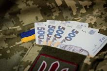 Рідні зниклого безвісти військового можуть отримувати його заробітну плату: як це оформити?