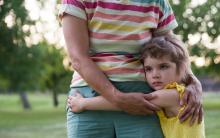 Соціальні виплати для одиноких батьків: як отримати грошову допомогу, алгоритм дій та перелік необхідних документів