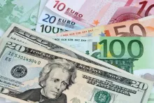 Економічний експерт розповів, в якій валюті українцям краще зберігати свої заощадження