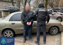 За систематичне вимагання хабарів затримали підлеглих начальника ГУ ВСП генерала Гуцола