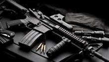 Українці повинні отримати право на захист себе, майна і країни зі зброєю в руках, але це має бути законодавчо врегульовано, - експерт