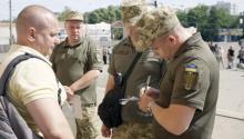 У районному ТЦК м. Києва відповіли чи можуть їх працівники затримувати людей на вулицях?