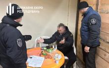 Військовий зі спільником завозили авто з ЄС "для ЗСУ" та продавали їх в Україні - реакція ДБР