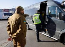 Як поліція допомагає ТЦК розшукувати та доставляти до військкоматів "ухилянтів", що перебувають у розшуку