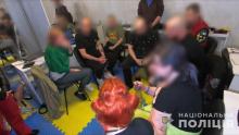 Українські поліцейські ліквідували шахрайський call-центр в Одесі, де громадян Чехії ошукали на 5,5 млн грн