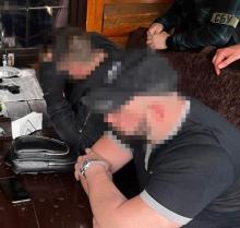 СБУ викрила ділків, які продавали ухилянтам «консульські» посвідчення для виїзду за кордон