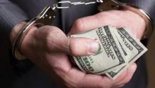 Хабар у $36 тисяч: суд оголосив вирок експосадовцям столичної податкової та адвокату