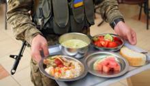 Раціон військових: у Міноборони розповіли, як організовано харчування у Збройних силах України