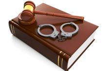 Службові повноваження підозрюваного в аспекті правозастосування ст. 368 КК