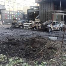 Наслідки російської атаки "Шахедами" по Києву: пошкоджено ТРЦ, житлові будинки та згоріли автівки