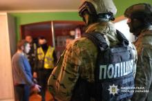 Нацполіція проводить масштабну спецоперацію по боротьбі з незаконним обігом зброї та боєприпасів: триває понад 500 обшуків