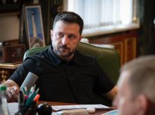 Множинне громадянство, ратифікація Угоди по Спецтрибуналу для рф та вихід з Конвенції по протипіхотним мінам - Зеленський підписав закони
