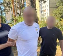 У Києві затримали сина кримінального авторитета з Дніпра, який замовив вбивство свідка та намагався дати $1 млн хабаря