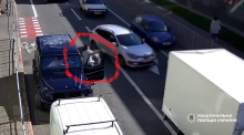 У Києві водій жорстоко побив велосипедиста: нападника затримали але суд відпустив його під "нічний домашній арешт"
