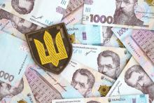 Які пільги та надбавки мають військові пенсіонери та ветерани війни у 2025 році